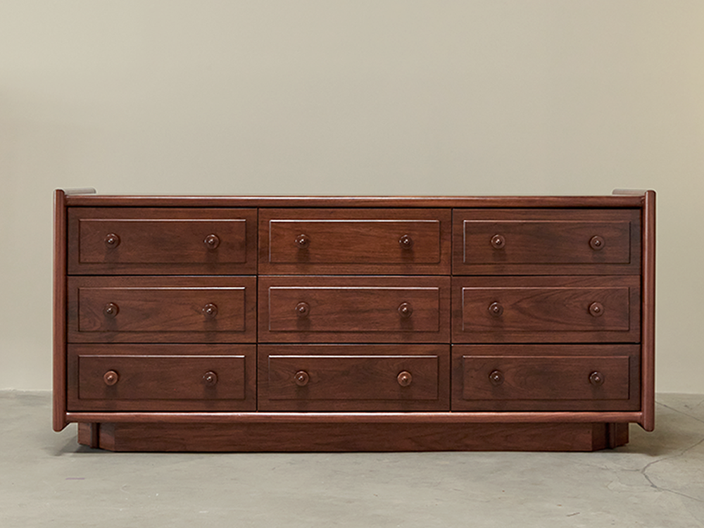 Bosque Nine Drawer Dresser
