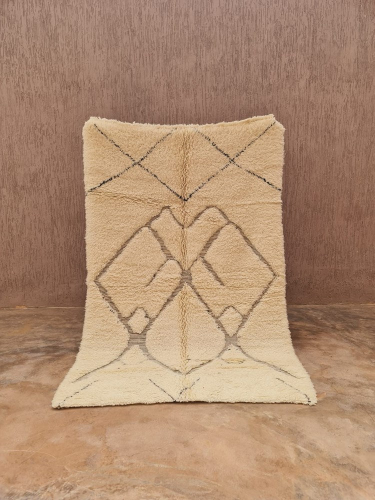 Atlas Mountain Weavers: Beni Ourain Moroccan Rug
